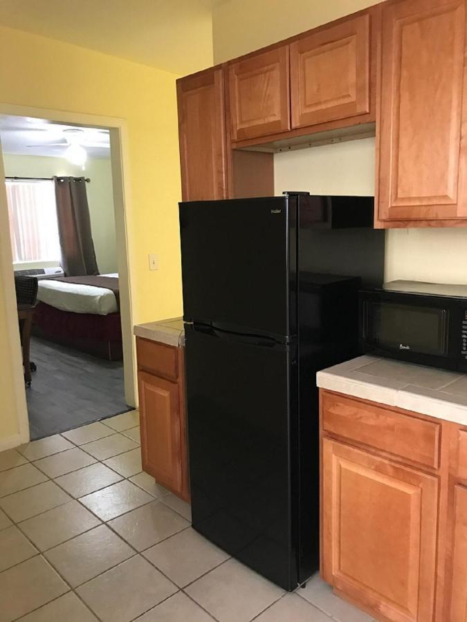 Europa Inn & Suites Desert Hot Springs Εξωτερικό φωτογραφία