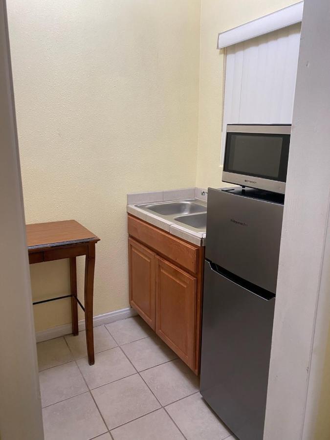 Europa Inn & Suites Desert Hot Springs Εξωτερικό φωτογραφία