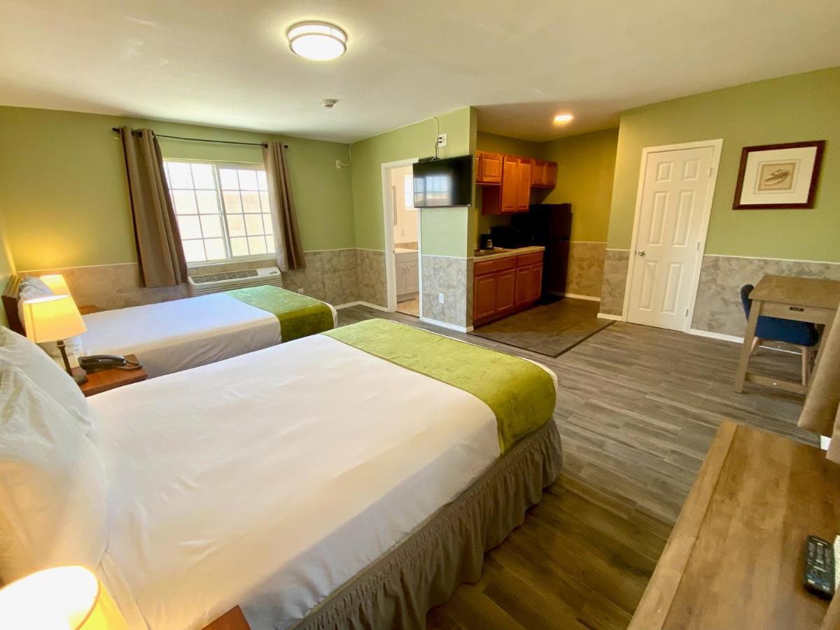 Europa Inn & Suites Desert Hot Springs Εξωτερικό φωτογραφία