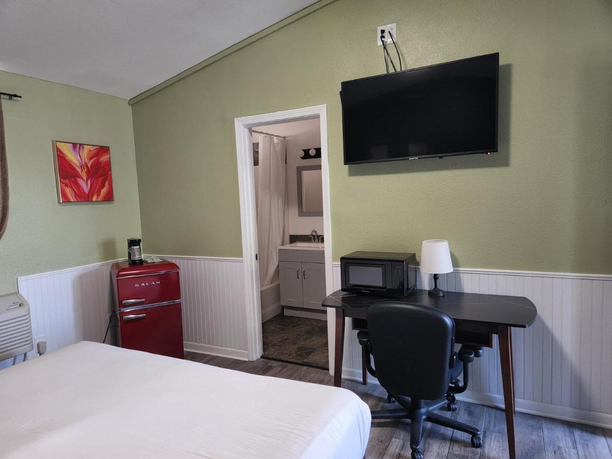 Europa Inn & Suites Desert Hot Springs Εξωτερικό φωτογραφία