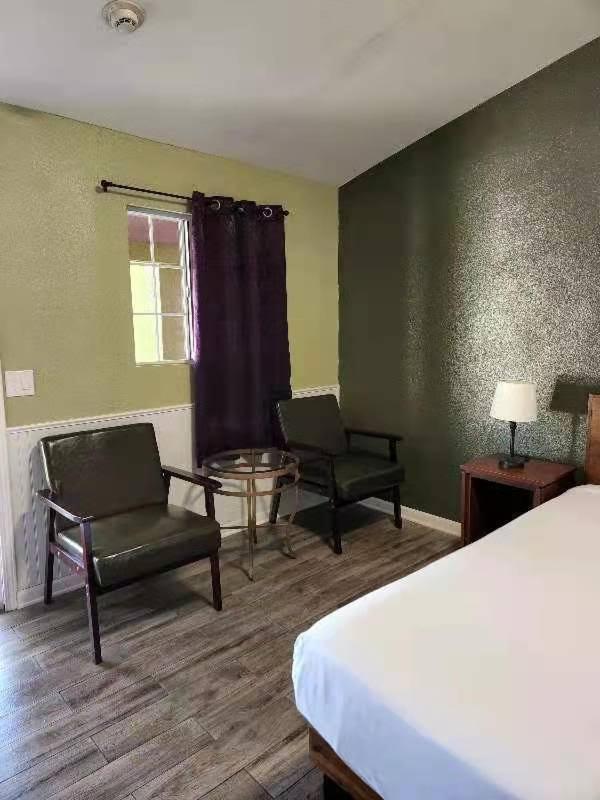 Europa Inn & Suites Desert Hot Springs Εξωτερικό φωτογραφία