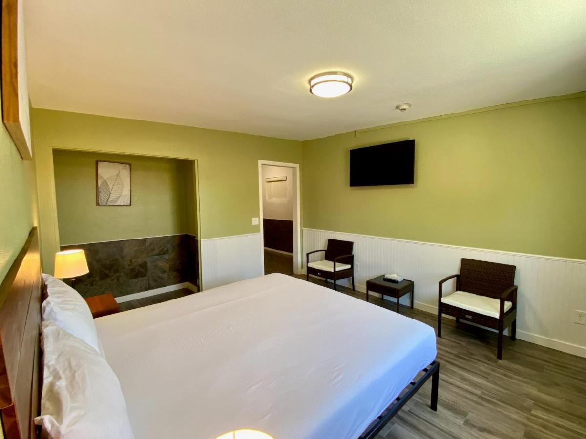 Europa Inn & Suites Desert Hot Springs Εξωτερικό φωτογραφία