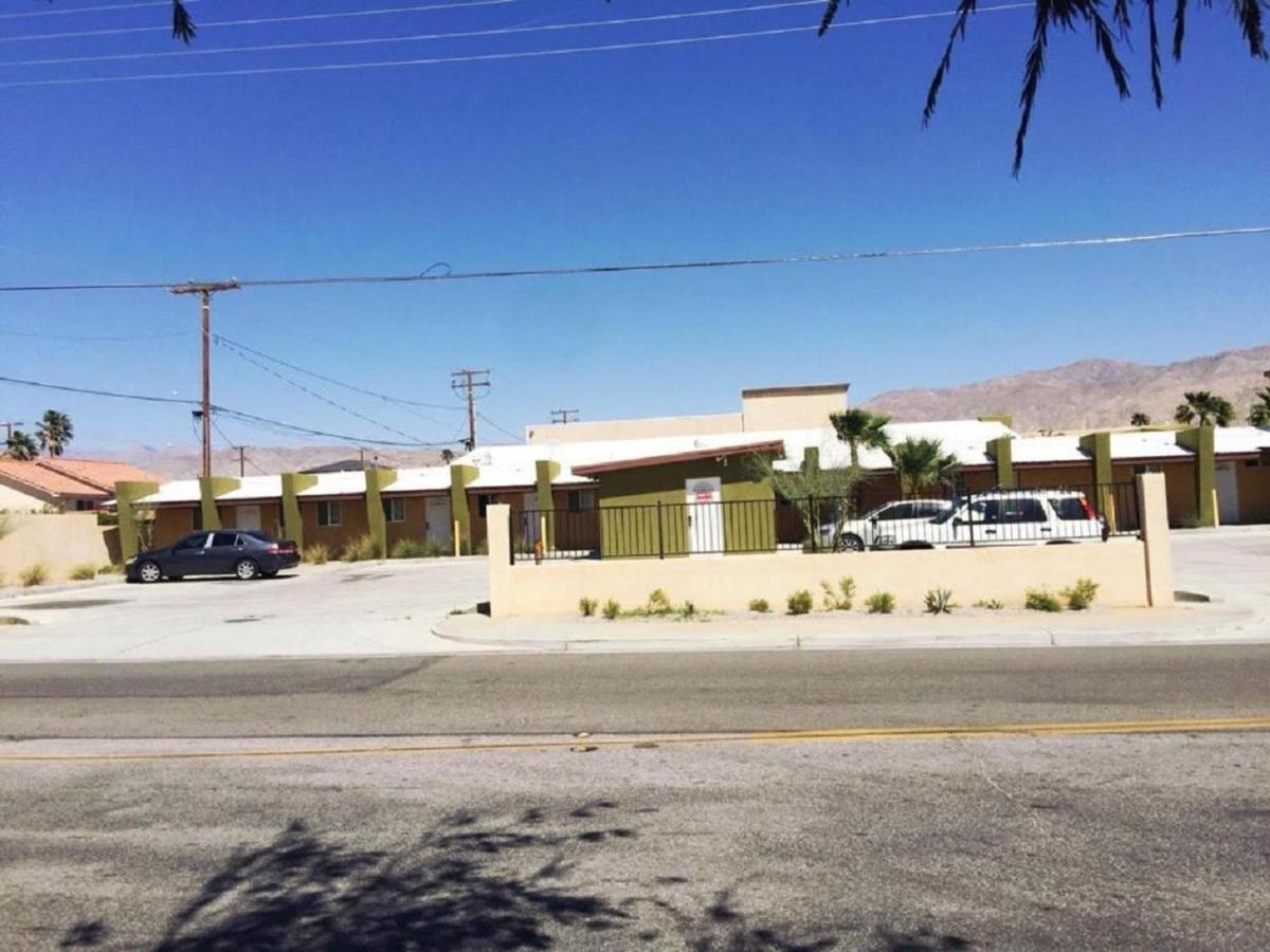 Europa Inn & Suites Desert Hot Springs Εξωτερικό φωτογραφία